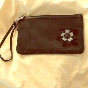 Coach wristlet black signature with flower